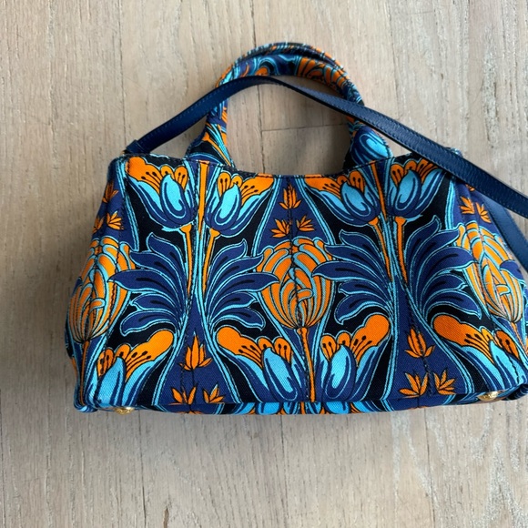 Rare Prada canvas floral canapa bag~Beautiful structure/Excellent condition. - Picture 14 of 14